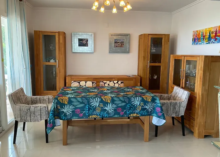 3 Bedroom With Beautiful Sea View * دينايا