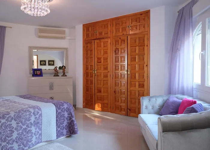 3 Bedroom With Beautiful Sea View Villa *